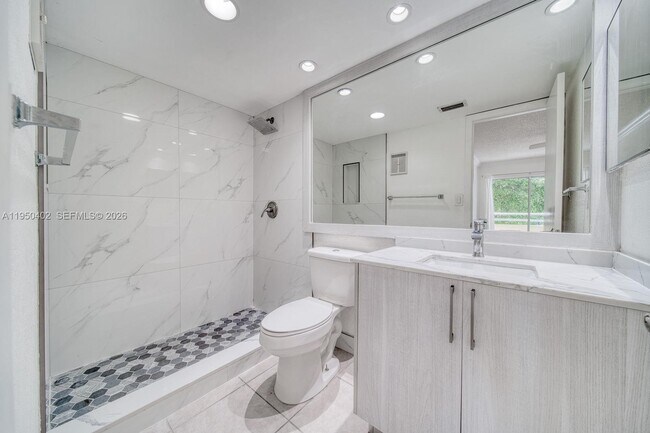 Building Photo - 10795 SW 108th Ave