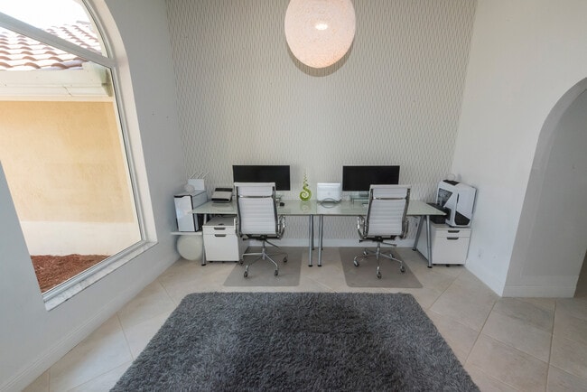 Building Photo - Live the Resort Life in Boca Raton - AVAIL...