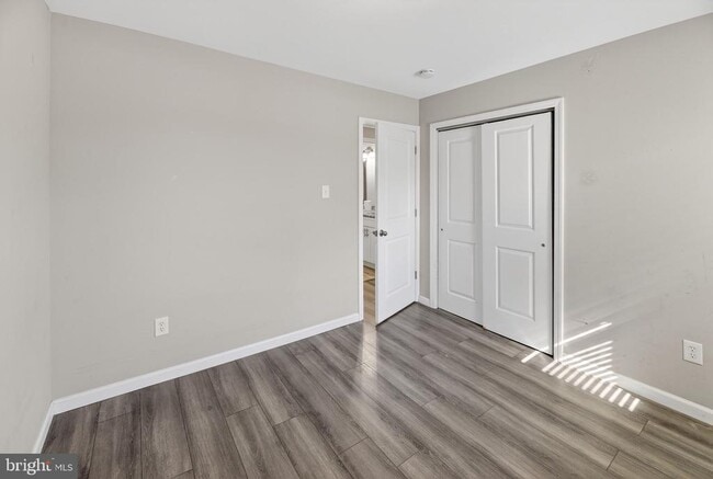 Building Photo - 55 Ember Ln