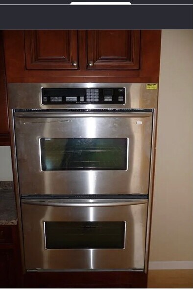 Building Photo - 14 Calef St