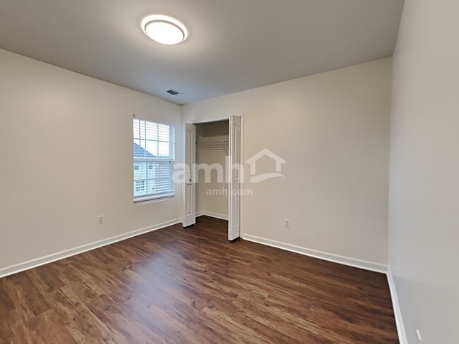 Building Photo - 30 Riverbed Dr