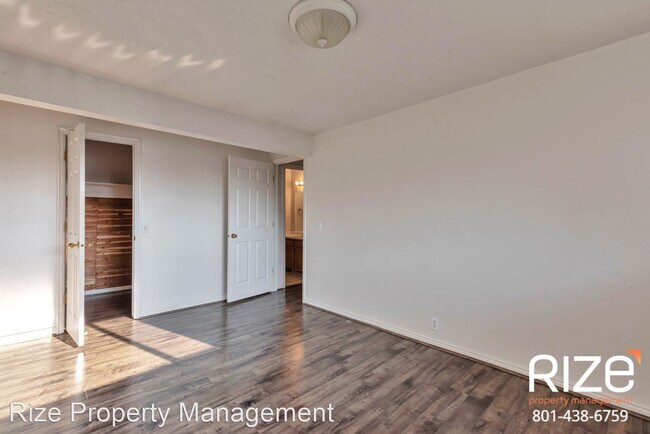 Building Photo - 2 br, 1 bath House - 3758 S Maple View Dri...