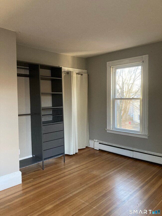 Building Photo - 192 Foster St