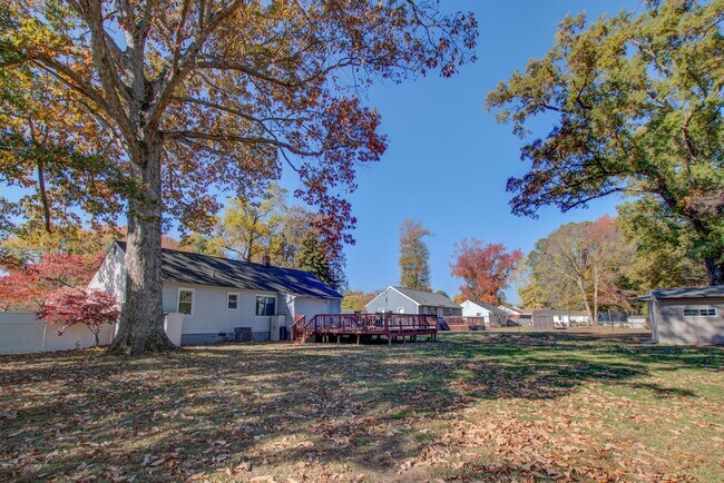 Building Photo - 200 Cynthia Dr