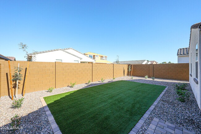 Building Photo - 8734 W Pasadena Ave