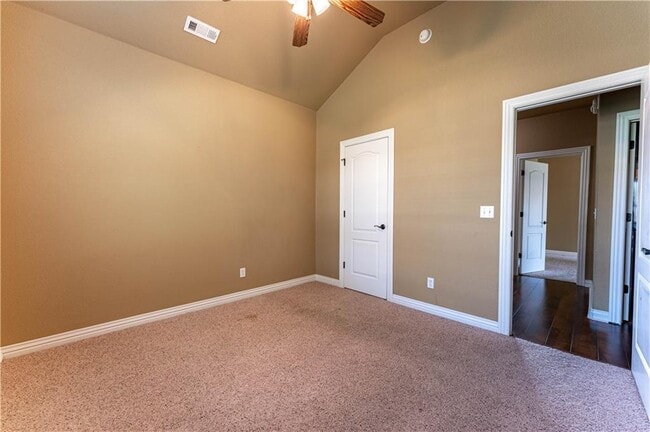 Building Photo - 126 S Angus Ln