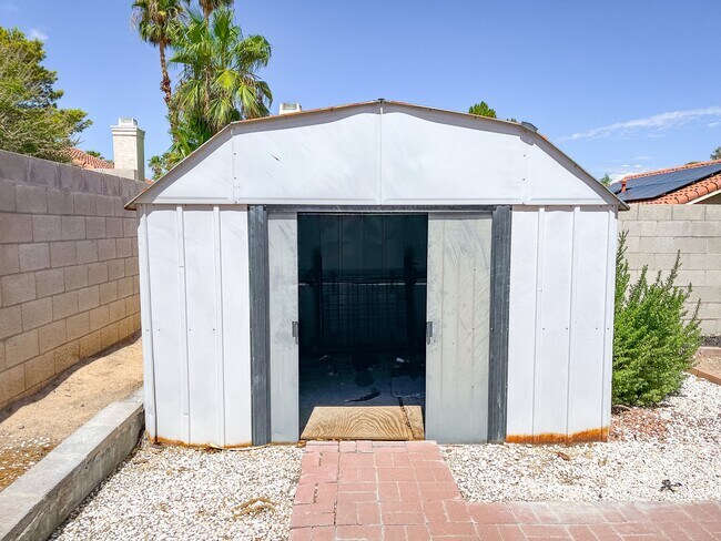 Building Photo - 8423 Palmada Dr