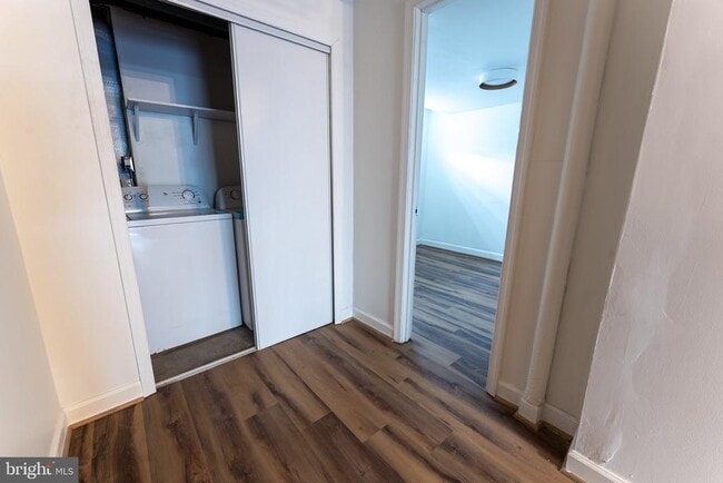 Building Photo - 7426 Rhondda Dr