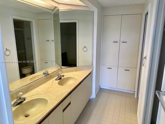 Building Photo - 6081 SE Landing Way