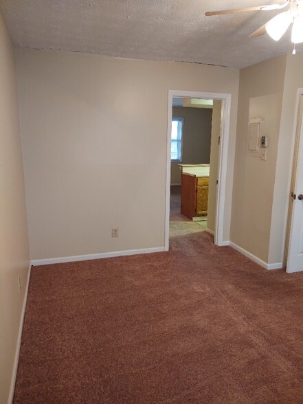 Building Photo - 1310 Louisville Rd