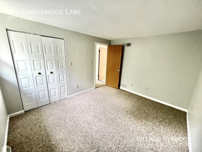 Building Photo - 452 Tanglewood Ln