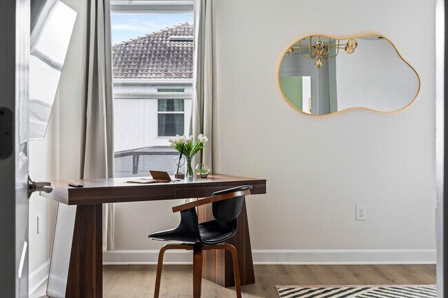 Building Photo - 4710 Sleepy Hollow Dr