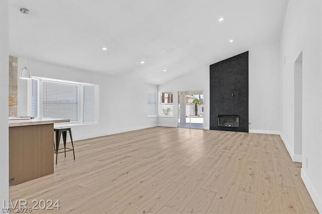 Building Photo - 8 Barton Spring Cir