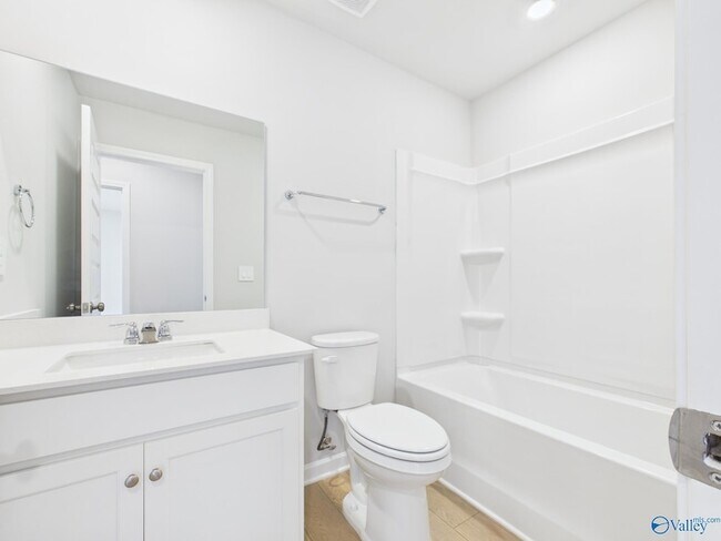 Building Photo - 16862 Orleans Dr