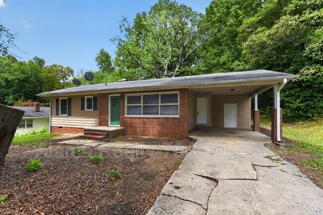 Building Photo - 1007 Green Cir Dr