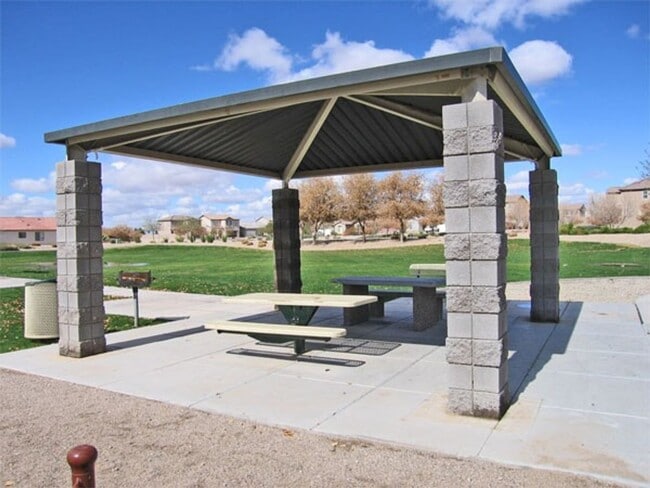 Building Photo - 3 Bedroom 2 bath single family home in CAM...