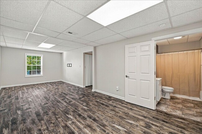 Building Photo - 170 Wistaria Dr