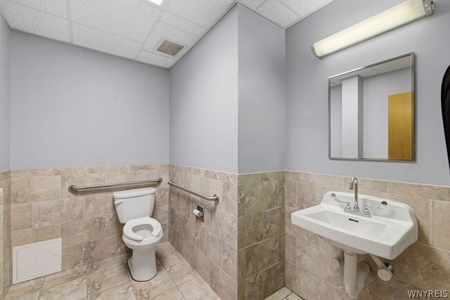 Building Photo - 57 St Johns Parkside