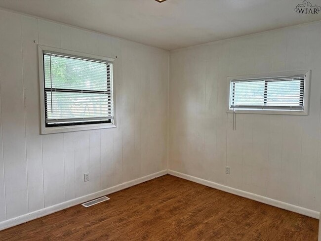 Building Photo - 4111 McGaha Ave