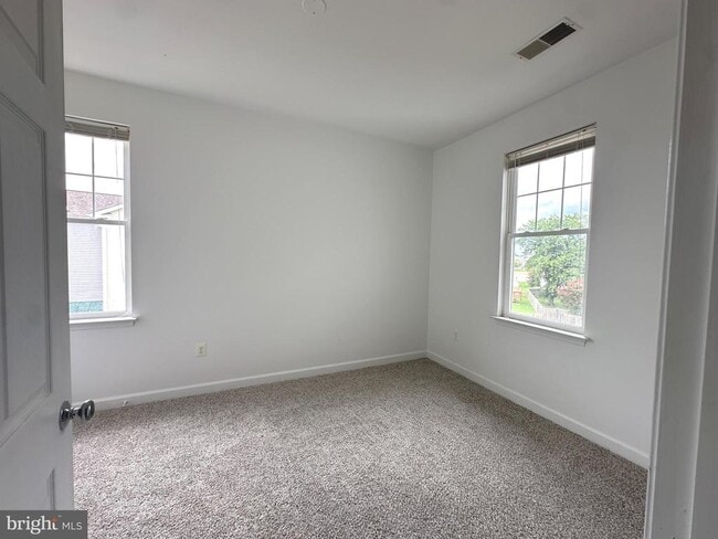 Building Photo - 6163 Willow Pl