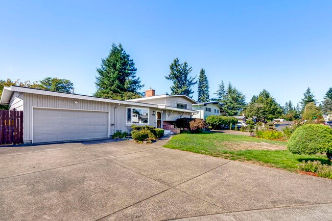 Building Photo - 3333 SE 167th Ave