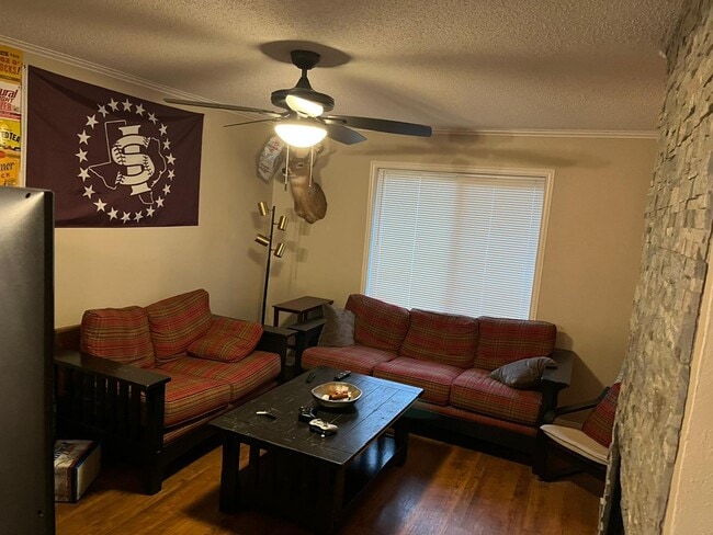 Building Photo - 1406 Lemon Tree Ln