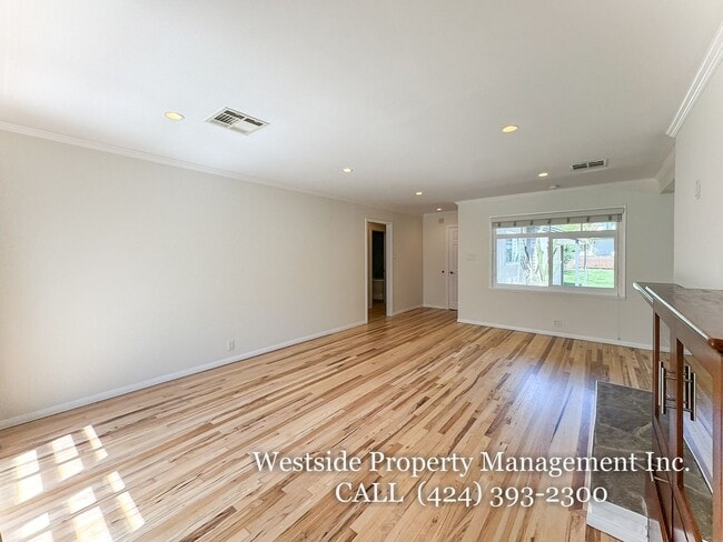 Building Photo - 846 Stanford St