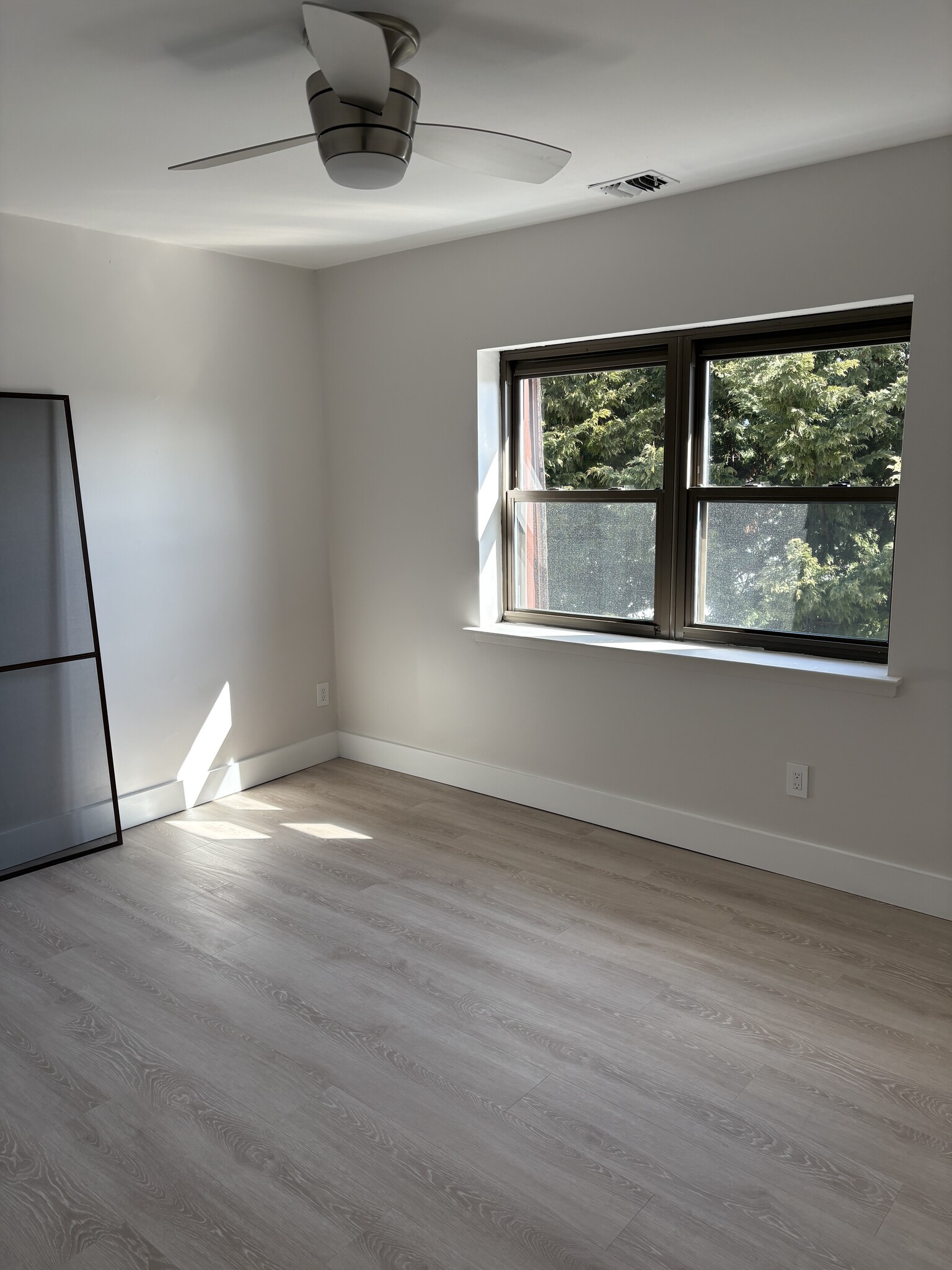 Building Photo - 136 Albany Blvd