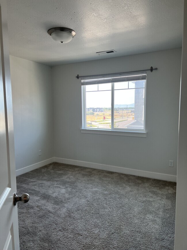 Building Photo - 3636 W 2280 N