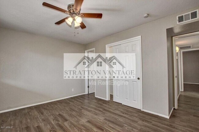 Building Photo - 810 E Colter St