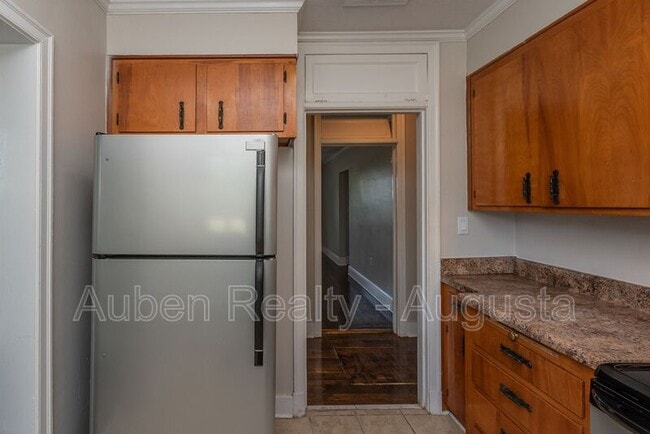 Building Photo - 2207 Montclair St