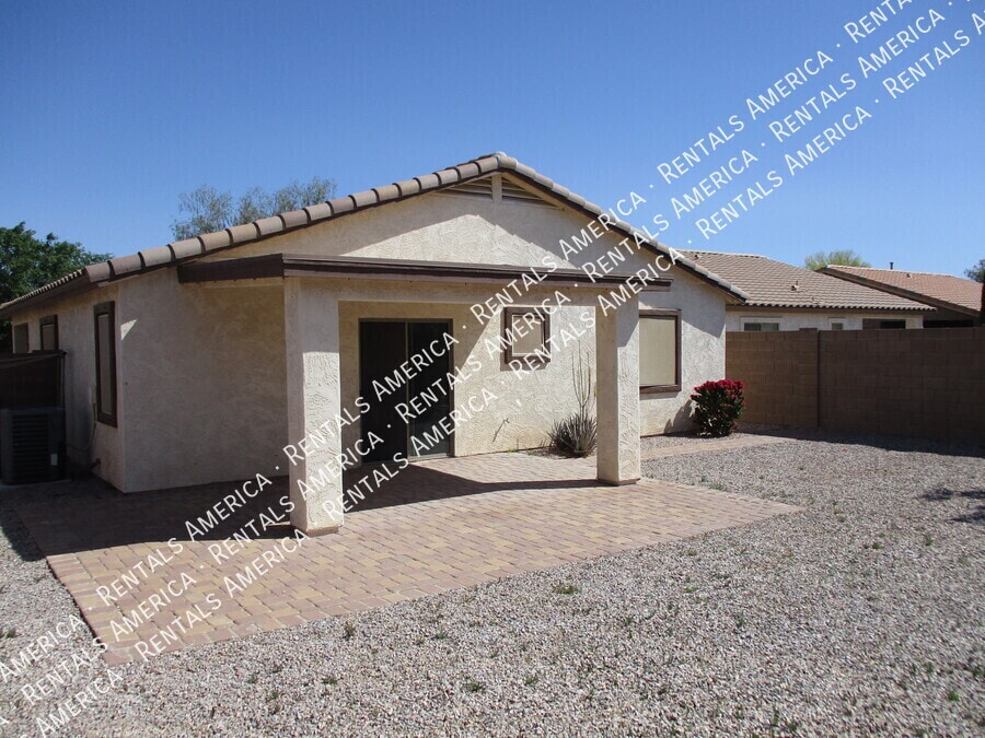 Building Photo - 2739 W Kristina Ave