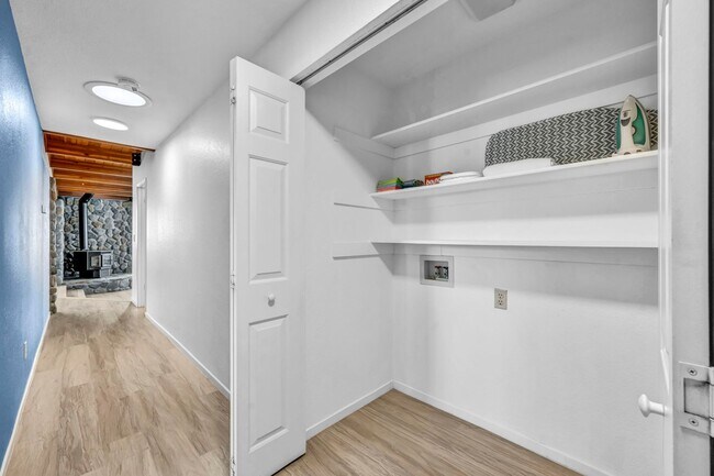 Building Photo - FULLY FURNISHED HOME in a PEACEFUL RANCH-STYLE SETTING with MOUNTAIN VIEWS & MODERN UPGRADES IN S...