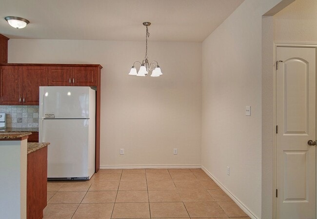 Building Photo - Sublease Available for January 1st!! Fantastic 3 Bed, 3 Bath Duplex in Aggies Acres!