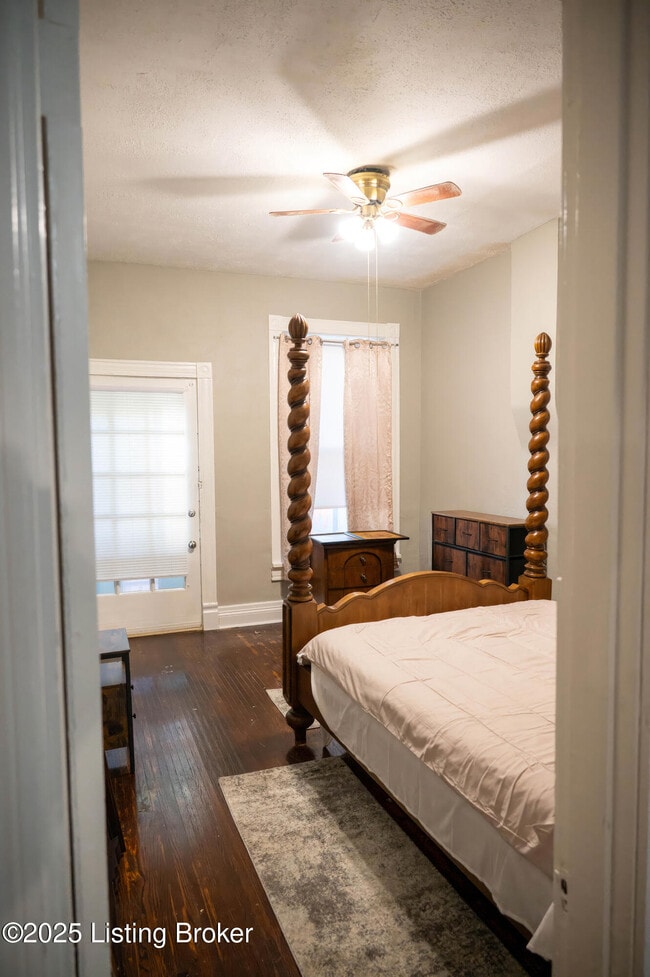 Building Photo - 1331 S Floyd St