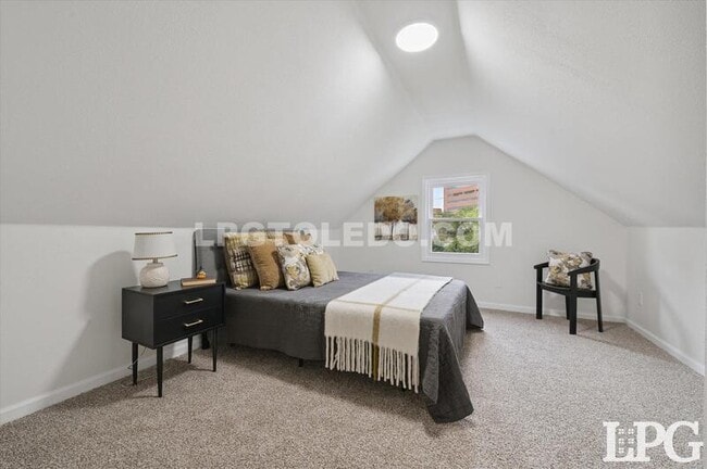 Building Photo - 2736 Northwood Ave