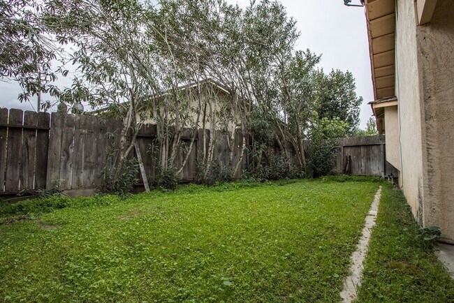 Building Photo - Coming Soon!! Cozy 3-Bedroom, 2-Bath Home in Modesto