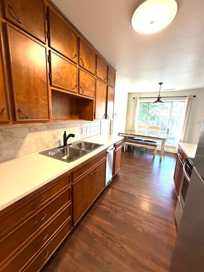 Building Photo - Charming 3-Bed, 1-Bath West Sacramento Home – Updated with Solar!