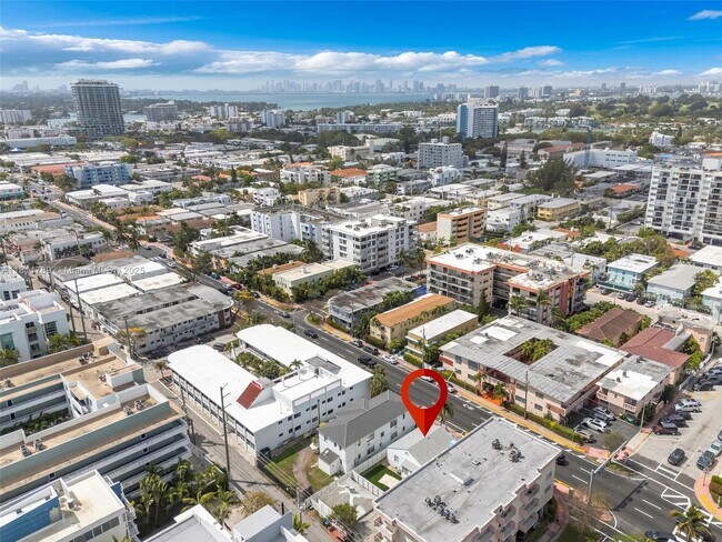 Building Photo - 7835 Harding Ave