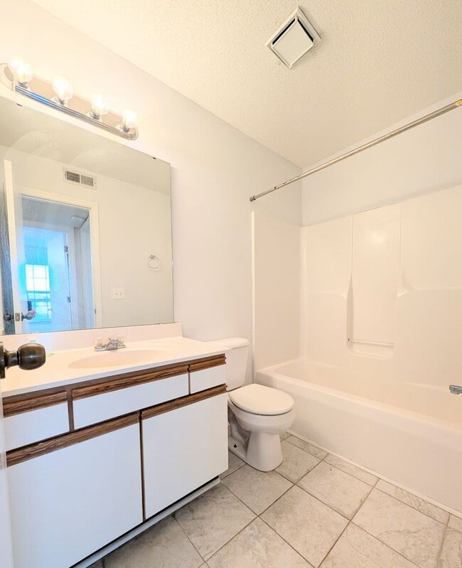 Building Photo - 3BR / 2BA Condo for Rent – Southbridge (Water View)