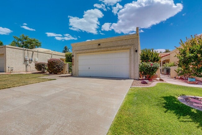 Building Photo - ACADEMY RIDGE 2 Bedroom Plus Office   2 Ba...