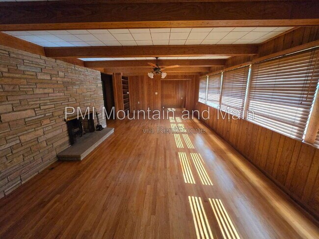 Building Photo - 99 Marlborough Rd