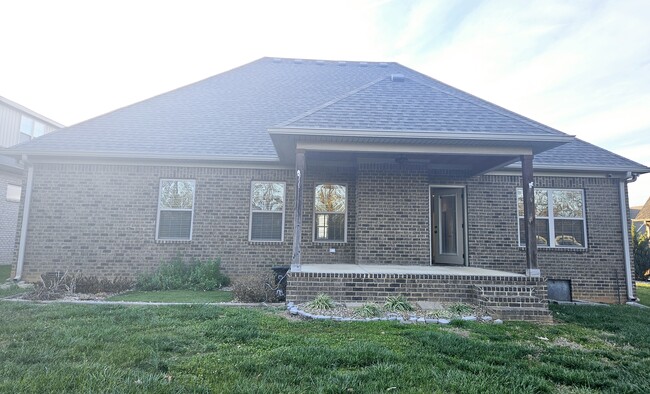Building Photo - 433 Adalynn Cir