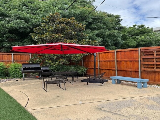 Building Photo - 4335 Cedar Springs Rd