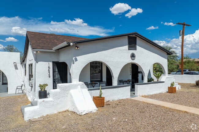 Primary Photo - River Loft Bungalows on Warren+9th