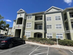 Building Photo - 1 Bedroom/1 Bathroom 1st floor condo at Vi...
