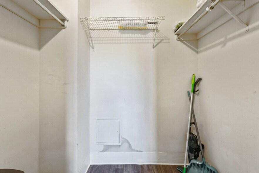 Building Photo - 1711 Bellevue Ave
