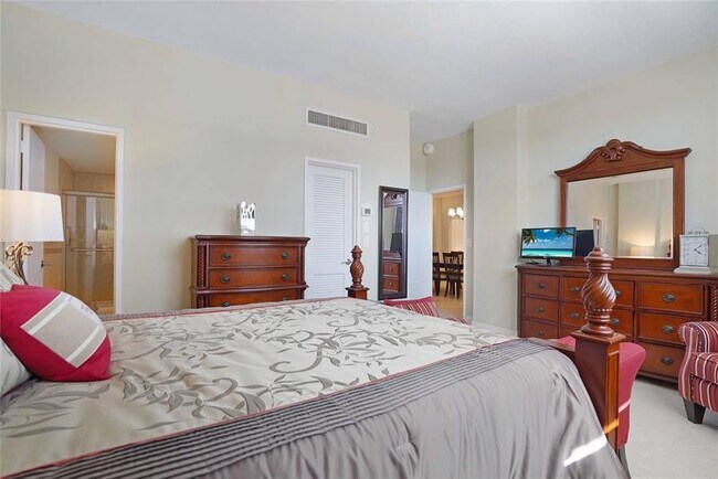 Building Photo - 4250 Galt Ocean Dr