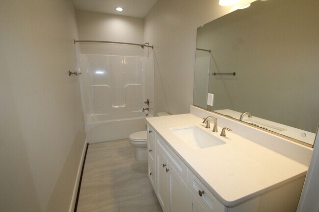 Building Photo - 1507 W Cary St