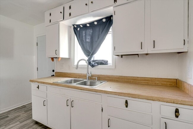 Building Photo - Charming 2-Bedroom Home in Chattanooga  – ...
